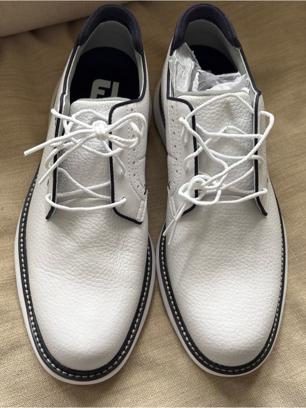 FootJoy Traditions White Leather Golf shoe.  Brand new in box 11.5 - Picture 2 of 8